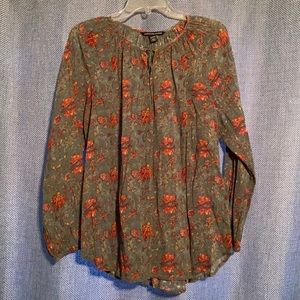 Comfy & pretty green floral blouse. 100% cotton. XSmall but fits like a medium.